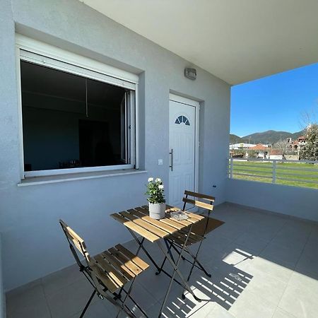 The Breeze & Sunlight Apartment Vrasna Luaran gambar