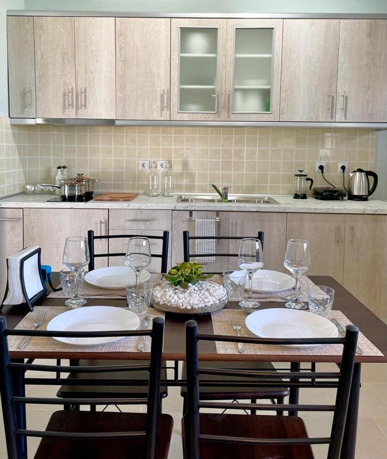 The Breeze & Sunlight Apartment Vrasna Luaran gambar